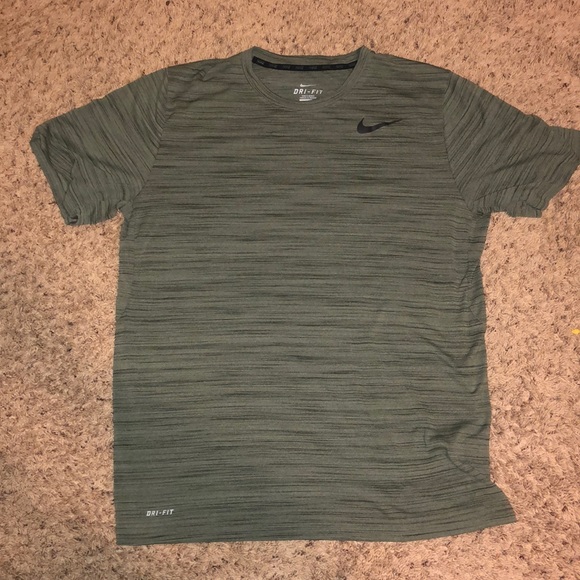 Men’s Nike t-shirts - Picture 2 of 3